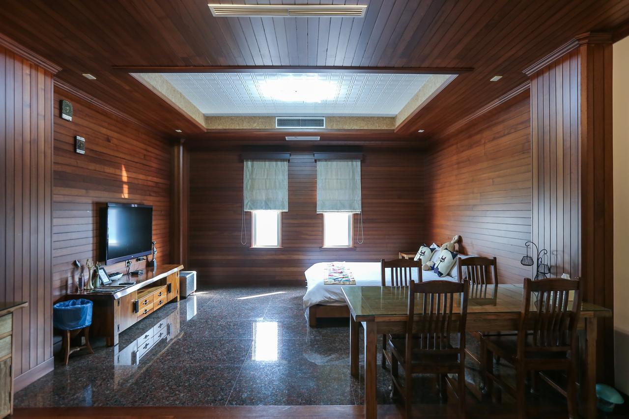 Tainan Yi Home Exterior photo